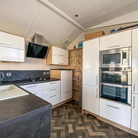Luxury Caravan At Seaview Holiday Park In Kent Ref 47034Pb Whitstable Eksteriør billede