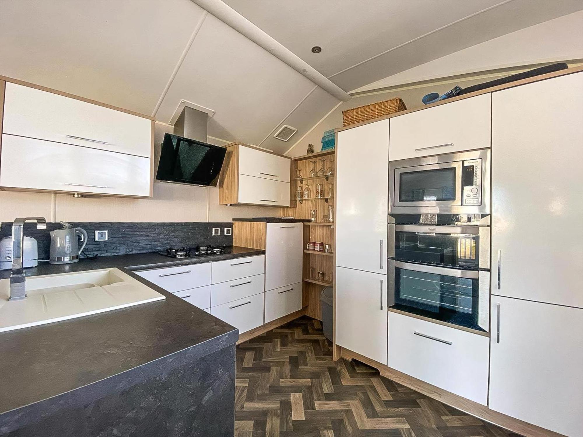 Luxury Caravan At Seaview Holiday Park In Kent Ref 47034Pb Whitstable Eksteriør billede